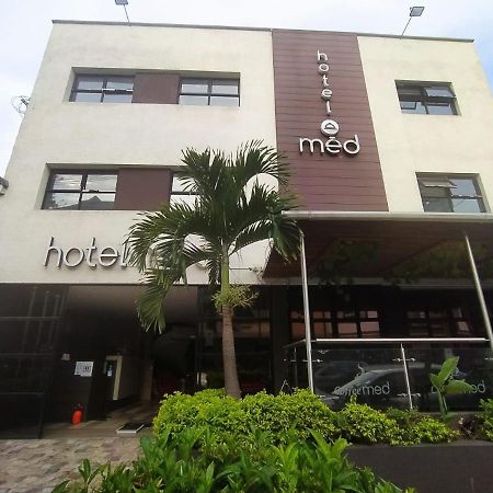 Hotel Med 70 Medellín Exteriör bild