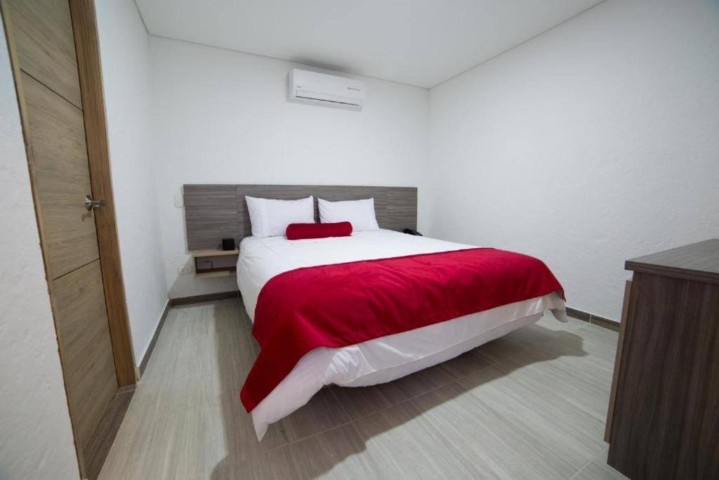 Hotel Med 70 Medellín Exteriör bild