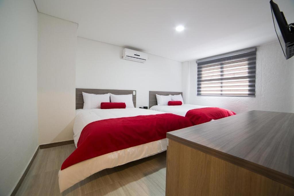 Hotel Med 70 Medellín Exteriör bild